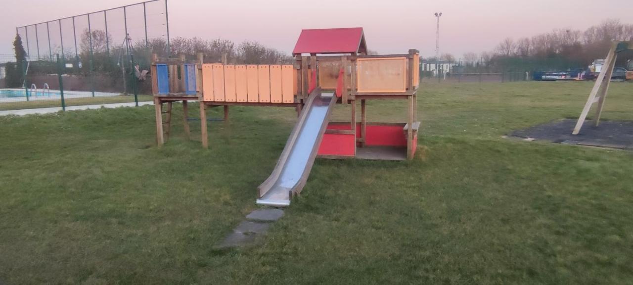 Przytulny Domek Holenderski Z Podgrzewanym Odkrytym Basenem Do Dyspozycji Gosci De Haan Kültér fotó